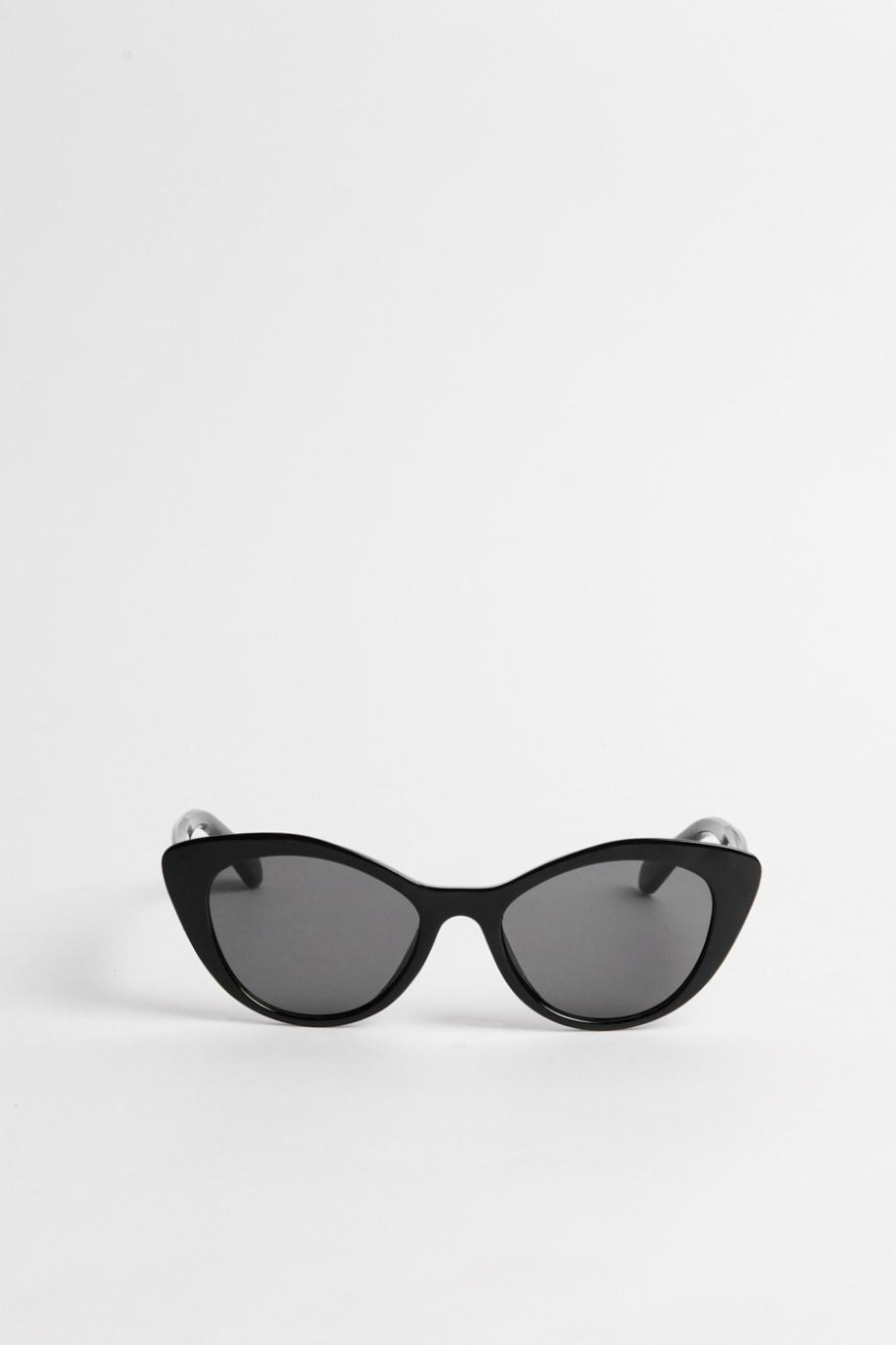 gafas de sol de marco cat eye, negras y café nacarado