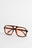 gafas de sol  de marco piloto en color café con efecto nacarado.