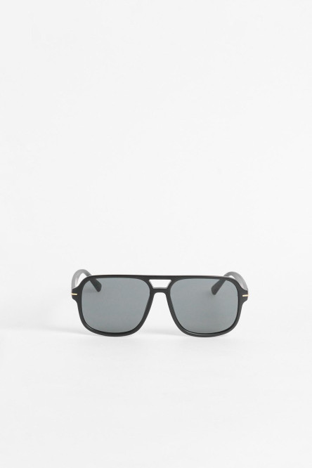 Gafas de sol negras tipo piloto con marco cuadrado