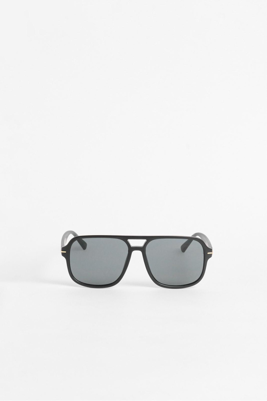Gafas de sol negras tipo piloto con marco cuadrado
