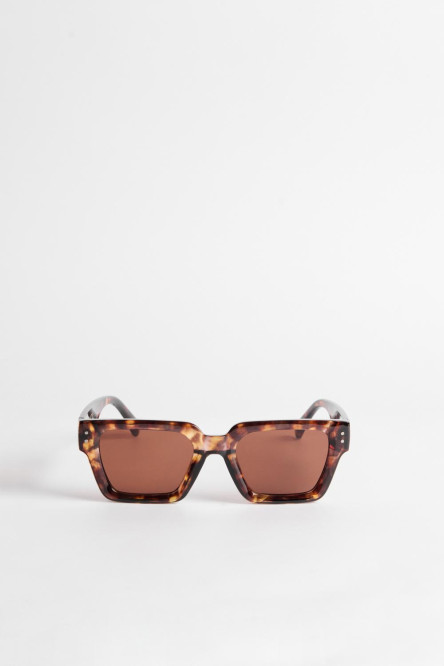 Gafas de sol de marco clásico en color café estampado.