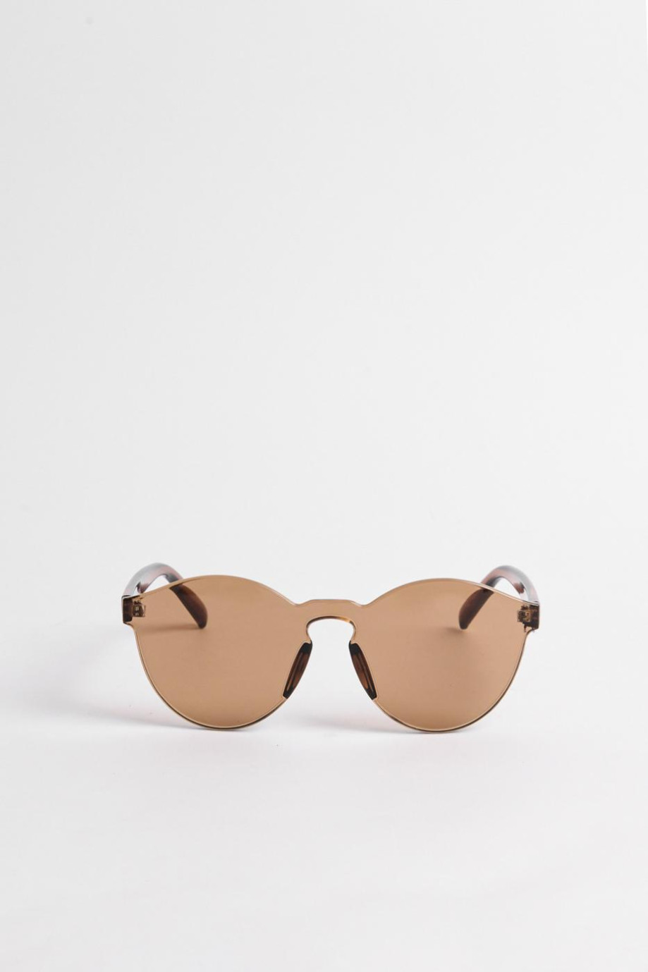 Lentes de sol de marco liviano en pasta color brown