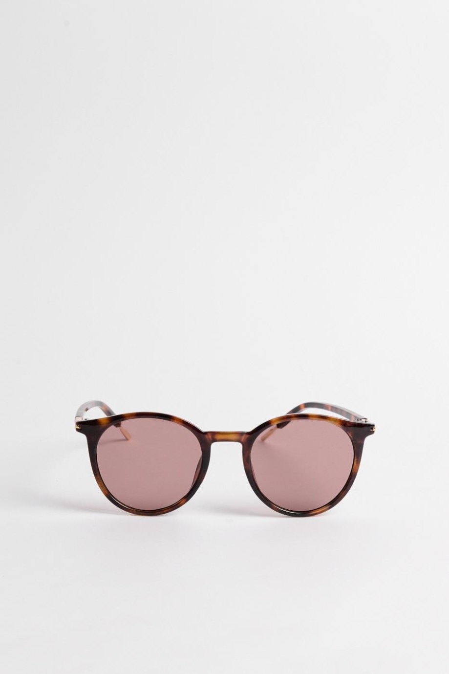 Gafas de sol cafés con marco redondo liviano estampado