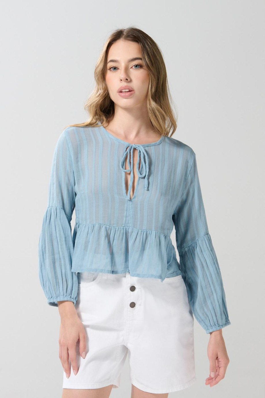 Blusa manga larga unicolor con fruncido en cintura