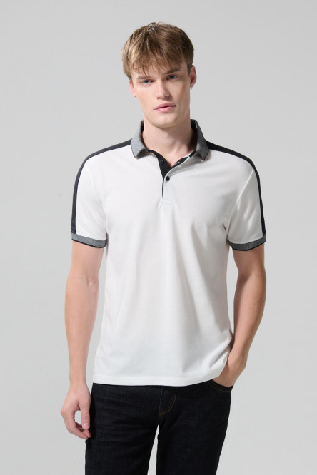 Camiseta polo unicolor con franjas en contraste