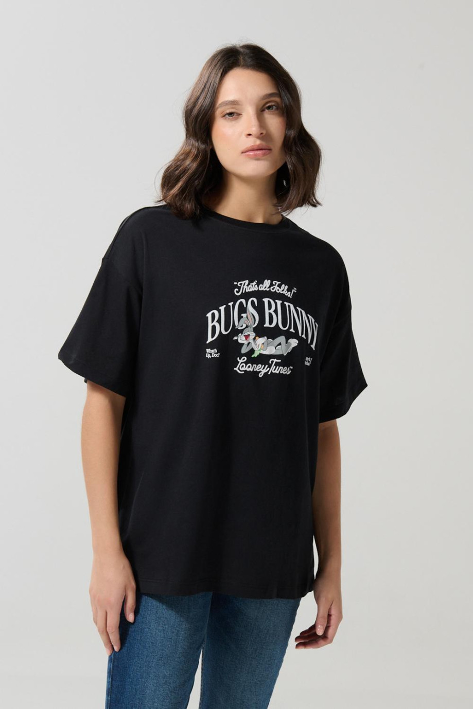 Camiseta negra oversize cuello redondo de Looney Tunes