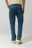 Jean bota recta azul claro straight leg con tiro bajo