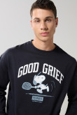 Buzo azul intenso cuello redondo con arte de Snoopy