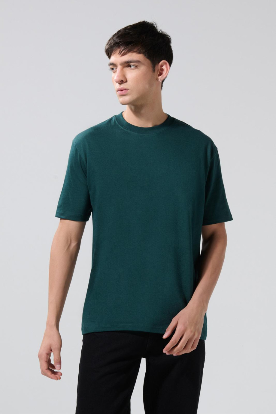 Camiseta hombro rodado unicolor en algodón con manga corta