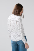 Blusa unicolor estampada con manga larga y charretera