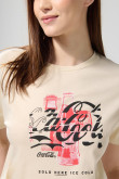 Camiseta crop top kaki clara con estampado de Coca-Cola