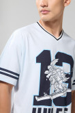 Camiseta cuello V oversize azul con arte de Looney Tunes