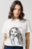 Camiseta crema clara crop top con diseño de Moana