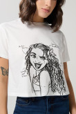 Camiseta crema clara crop top con diseño de Moana