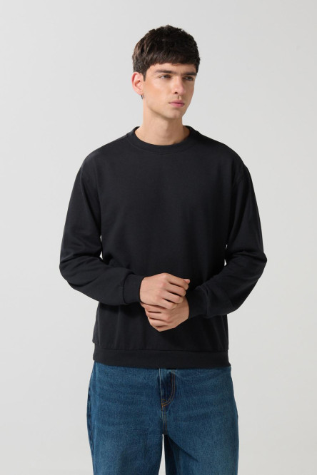 Buzo perchado unicolor con manga larga y cuello redondo