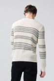 Suéter crema claro con cuello redondo y rayas