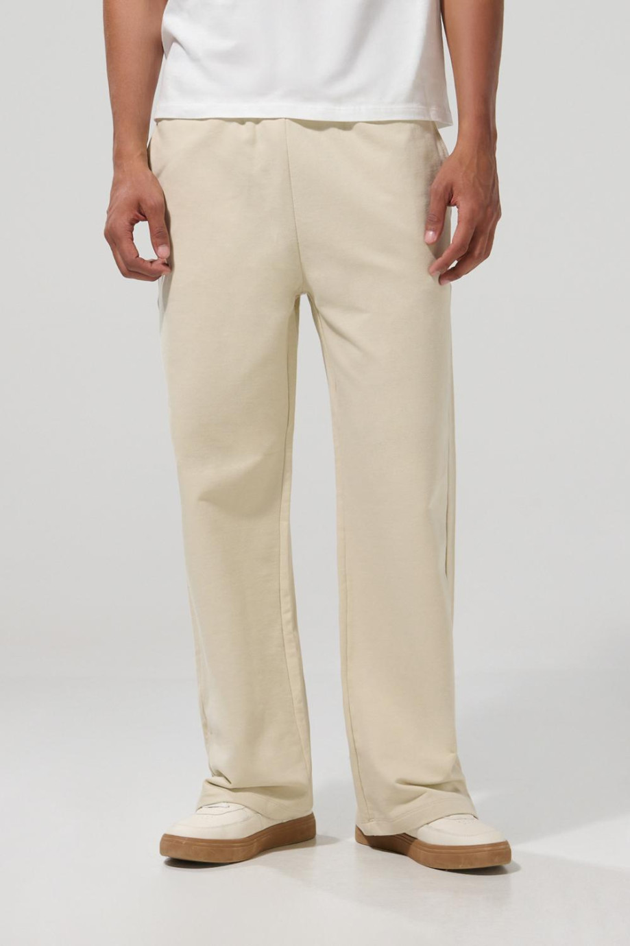 Pantalón jogger bota recta unicolor con cintura elástica