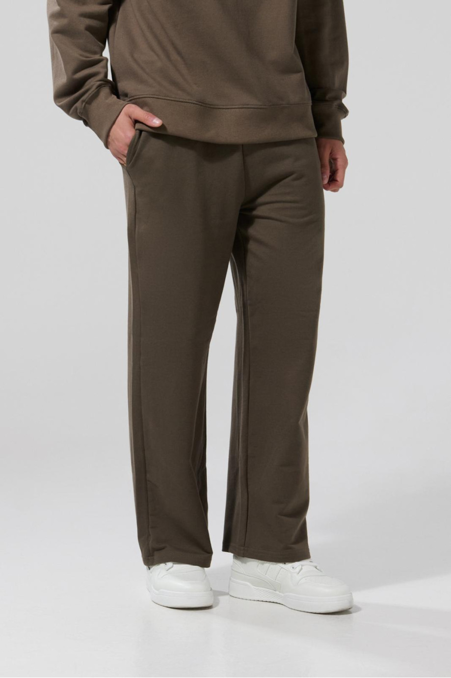 Pantalón jogger bota recta unicolor con cintura elástica