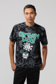Camiseta negra tie dye manga corta con arte de Green Day