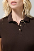 Camiseta unicolor polo con botones y manga corta