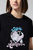 Camiseta negra cuello redondo con arte de La Sirenita