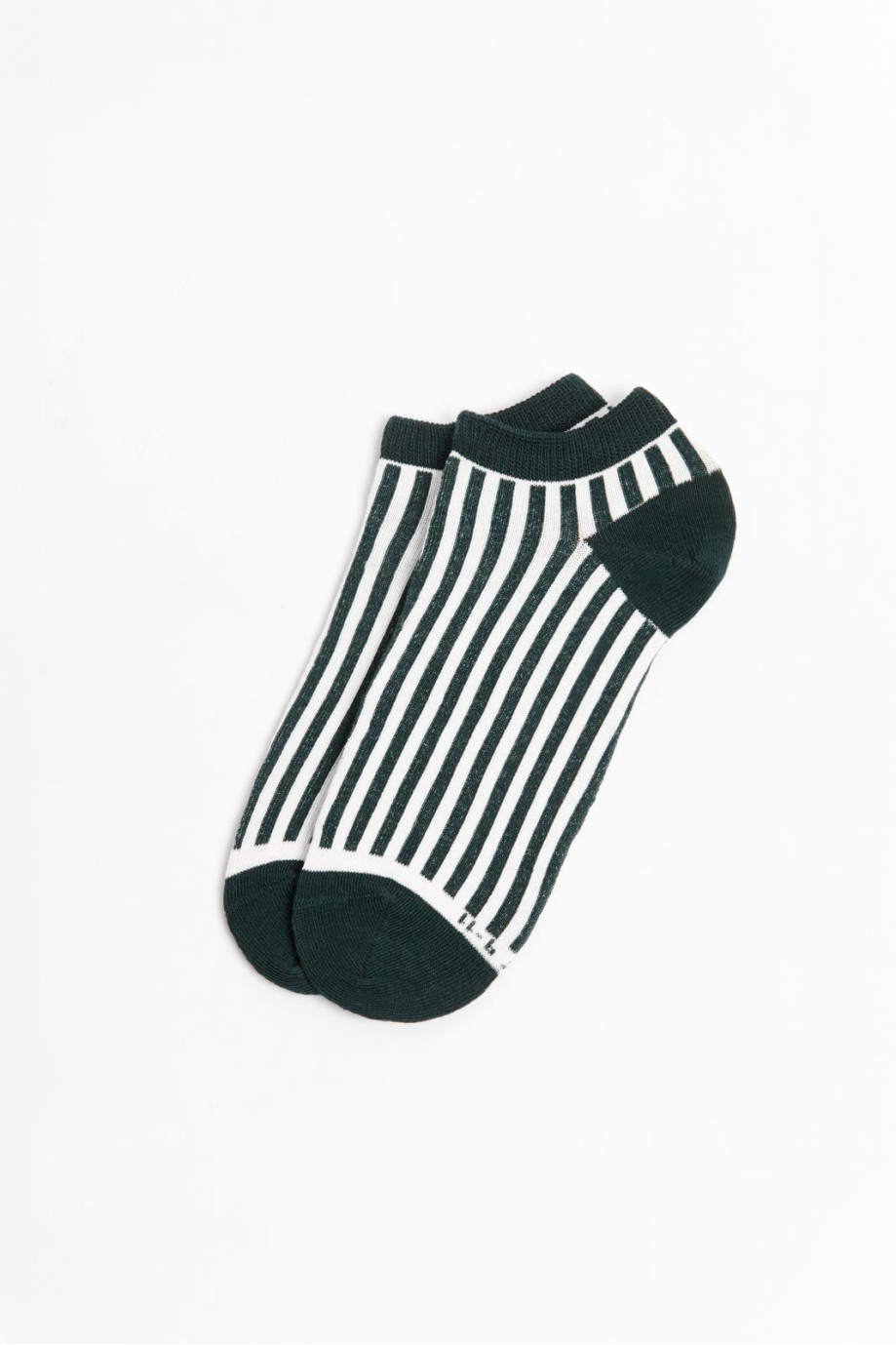 Medias unicolores tipo tobilleras con contrastes y rayas