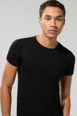 Camiseta en viscosa unicolor ajustada con manga corta