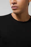 Camiseta en viscosa unicolor ajustada con manga corta
