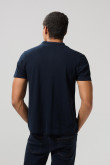 Camiseta azul intensa polo con cuello nerú y botones