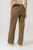 Pantalón cargo unicolor con bolsillos y tiro alto