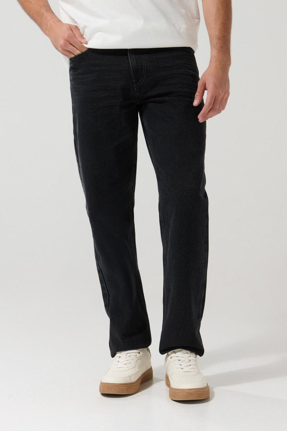 Jean gris oscuro 90´S con bota recta y tiro bajo