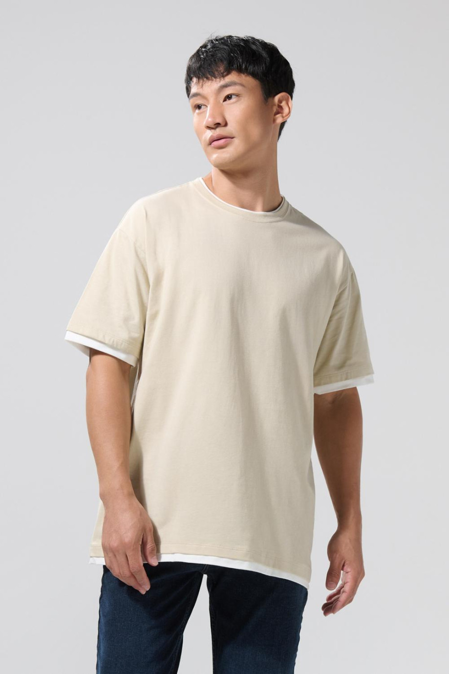 Camiseta oversize cuello redondo unicolor con contrastes