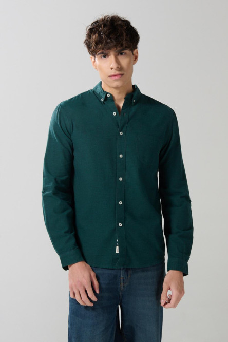 Camisa cuello button down unicolor en algodón manga larga