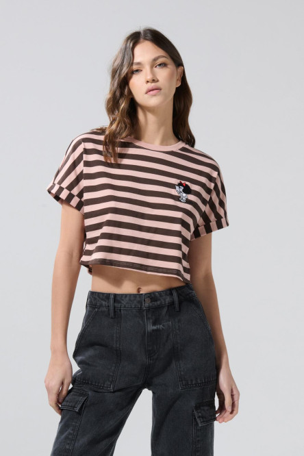 Camiseta oversize rosada crop top de Mafalda a rayas