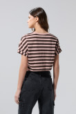 Camiseta oversize rosada crop top de Mafalda a rayas