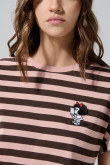 Camiseta oversize rosada crop top de Mafalda a rayas