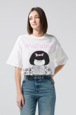 Camiseta oversize crema crop top con arte de Mafalda