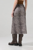 Falda café oscura larga con diseños animal print y tiro alto