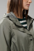 Chaqueta parka unicolor con capota y cintura ajustable