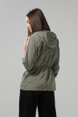 Chaqueta parka unicolor con capota y cintura ajustable