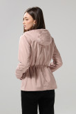 Chaqueta parka unicolor con capota y cintura ajustable