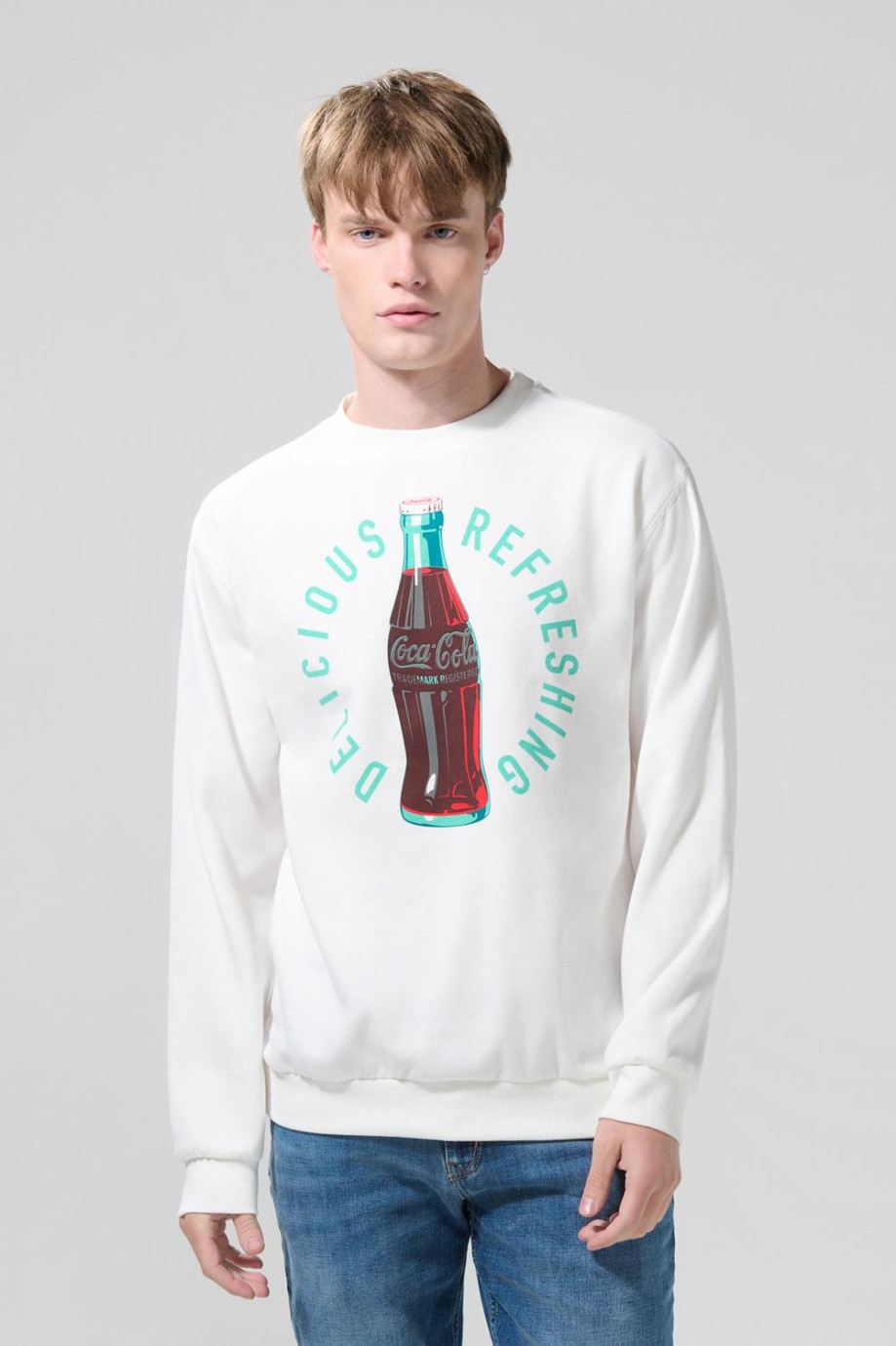 Buzo de Coca-Cola crema claro con cuello redondo