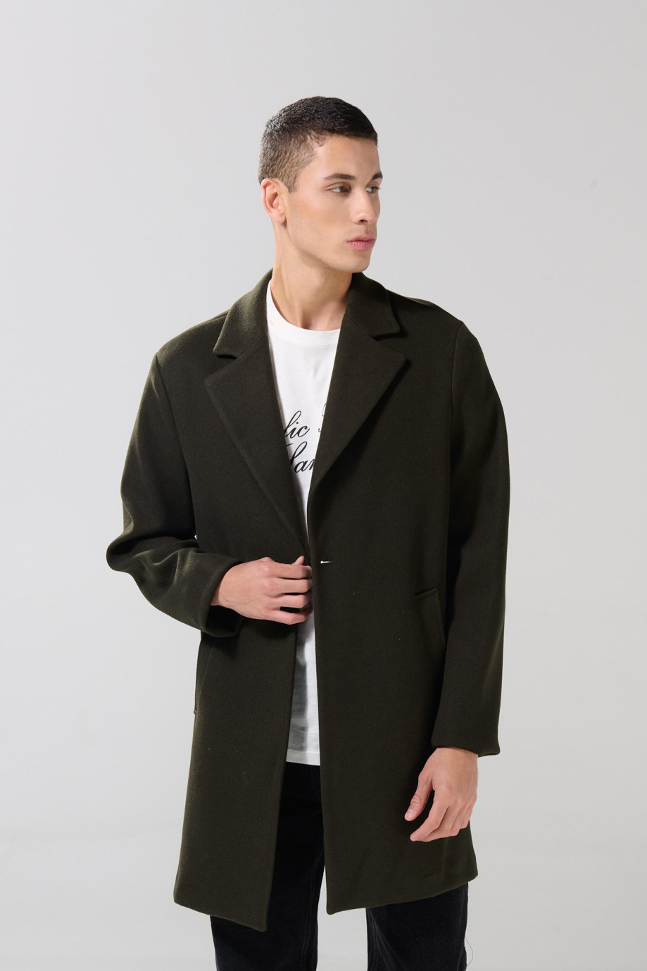 Gabán verde oscuro en paño con solapas amplias