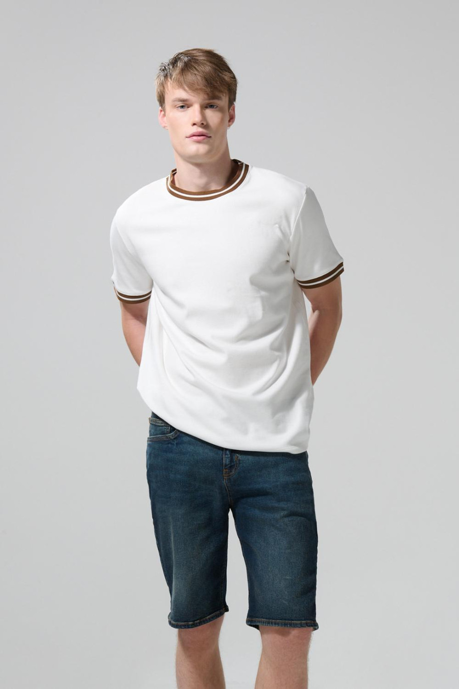 Bermuda azul oscura slim en jean con tiro bajo y cremallera