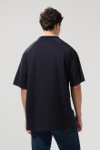 Camiseta cuello polo azul intensa oversize con arte college