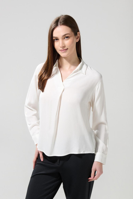 Blusa manga larga unicolor con escote en V y charreteras