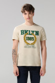Camiseta cuello redondo kaki con estampado college