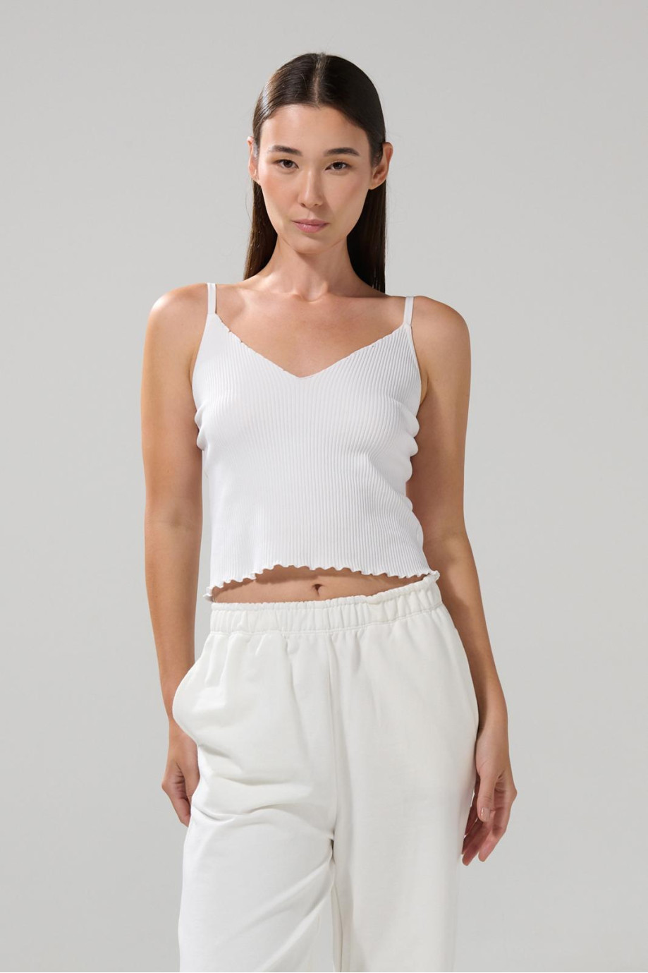 Camiseta crop top unicolor con mini filete y manga sisa