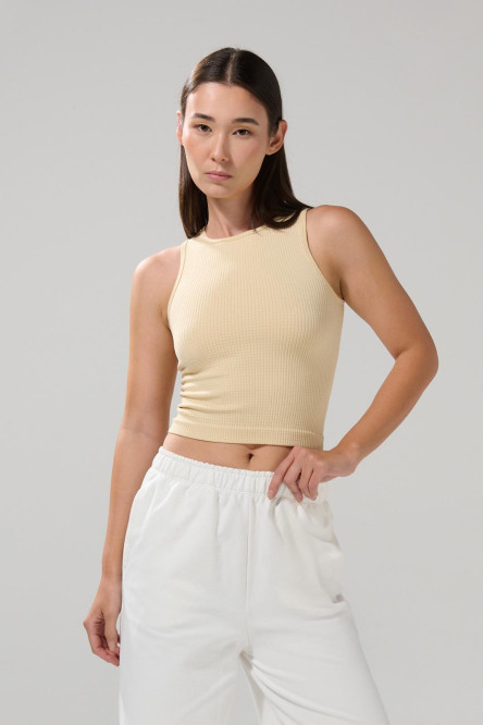 Camiseta crop top acanalada unicolor con manga sisa