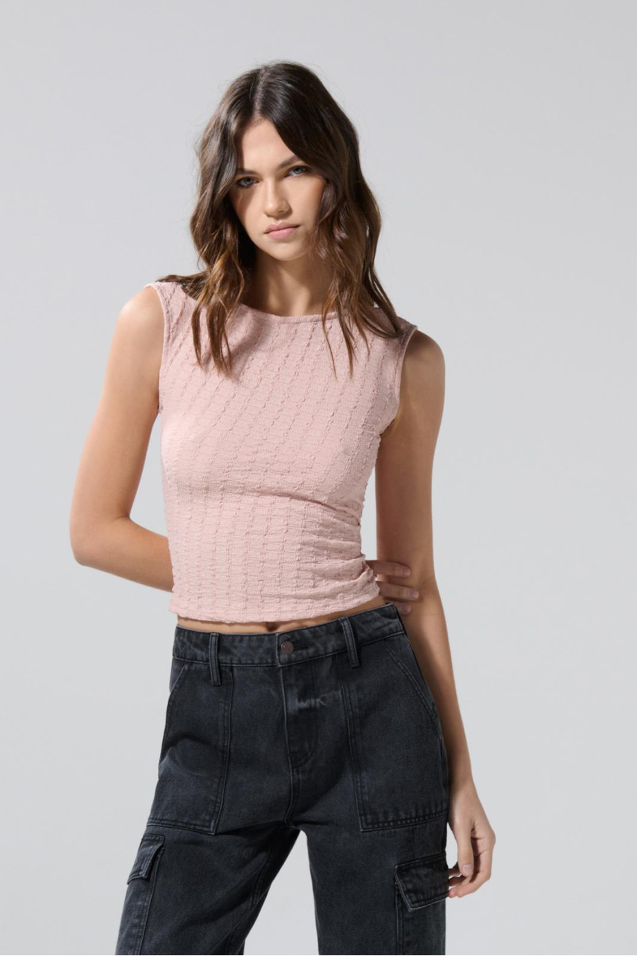 Camiseta manga sisa unicolor con recogidos laterales